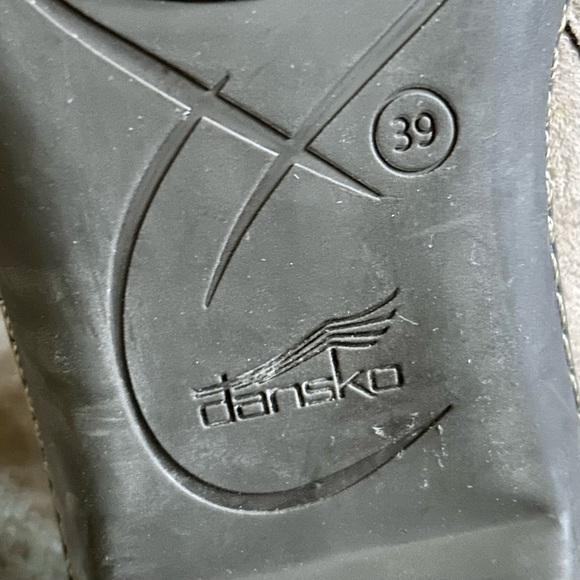 Dansko Beige Suede Side Cut Outs Bonita Back Zipper Ankle Booties, size 39 8.5 9 - Picture 11 of 12